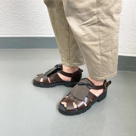 ※HT002(DBR)を装着しています。 ※別売り。紐を変えています。